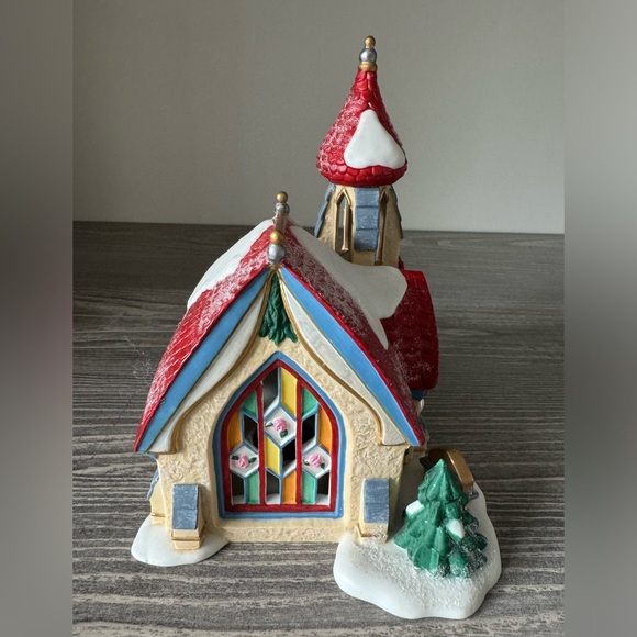 Department 56 Wedding Bells Chapel - Picture 5 of 8